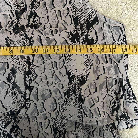 Parker 100% Silk Chelsea Dress Grey Snake Print Size Medium M MSRP $264 - Picture 6 of 8